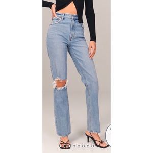 NWT Abercrombie & Fitch Ultra High Rise 90s Straight Jean Light Ripped Wash
